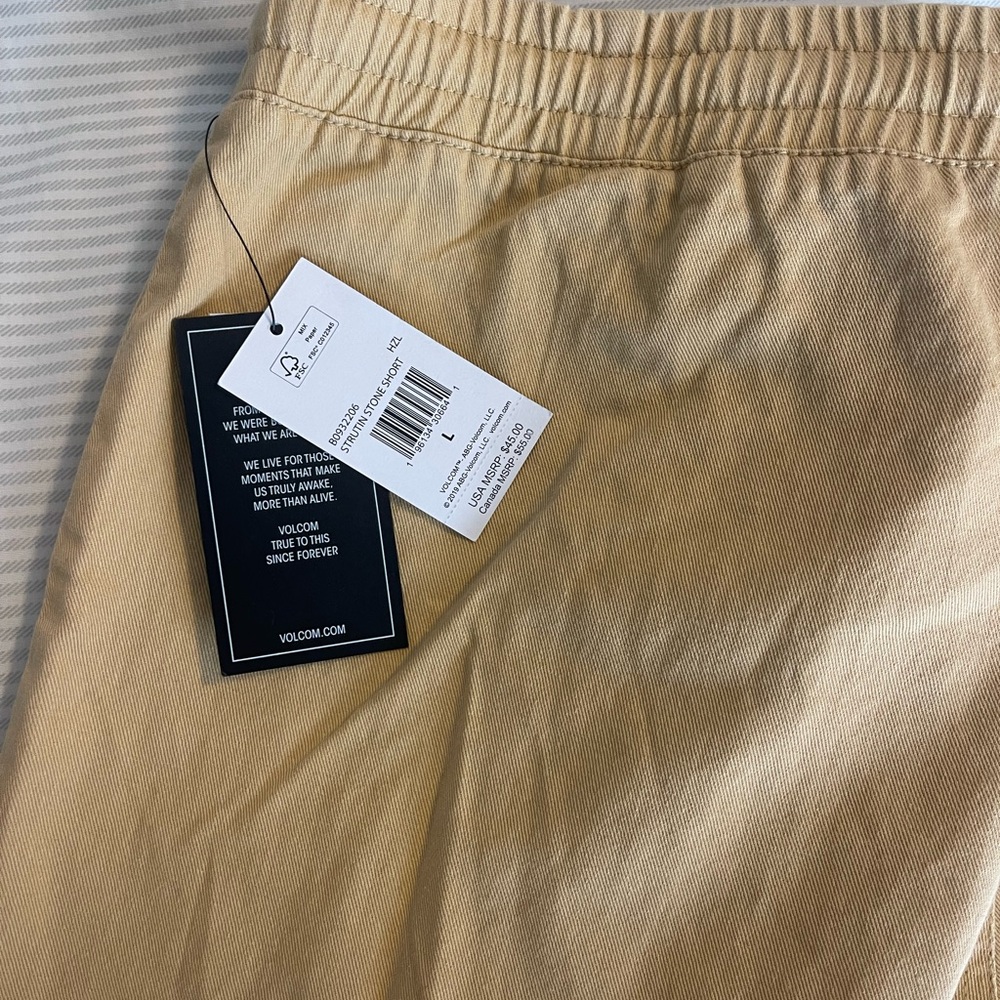 Volcom Shorts - Picture 4 of 4